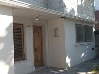 Casa en venta - 2 Dormitorios 2 Baños - 600Mts2 - La Plata