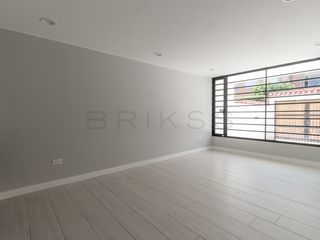 Foto 1 de casa en venta en niza norte. Cod V6635