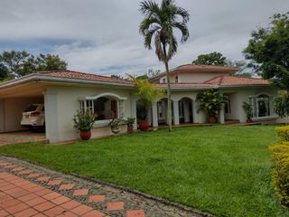 Foto 1 de casa campestre en venta en pance. Cod V107350