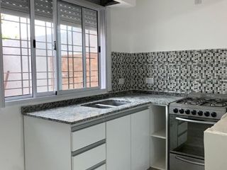 Departamento Tipo Casa en venta en Bernal Oeste