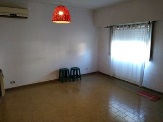 Foto 3 de Casa PH en venta en Bernal Oeste