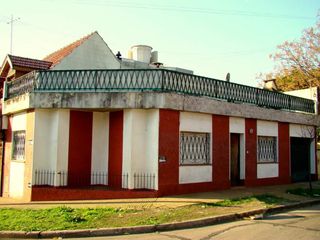 Foto 1 de Casa PH en venta en Bernal Oeste