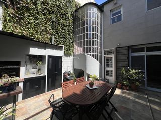 Casa de 5 ambientes con jardín y pileta en venta – Belgrano R   Excelente ubicación residencial