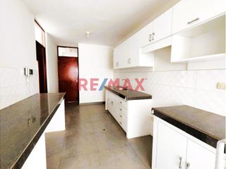 Foto 3 de 🔝 ¡Comodidad Y Ubicación Ideal! Venta De  Departamento Con Cochera🚗 Y Ascensor 🔑🏢2Do Piso Miraflores Castilla