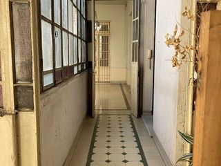 Casa de estilo  - 1000 m2 - 3 plantas - 2 locales - Terraza - Balcarce  y Pje. Giuffra, San Telmo