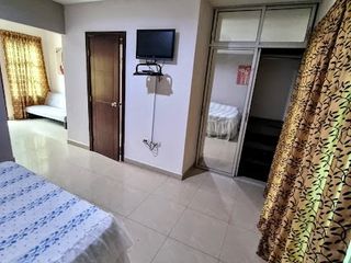 Suite Amoblada en Alquiler en Urdesa Central, 1 Hab, 1Baño, Planta Baja, Piscina.