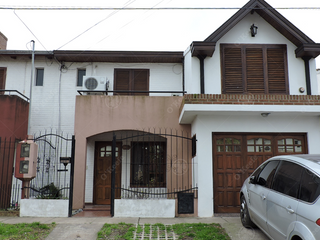 Duplex en venta de tres ambientes en Berazategui Ideal para familia! APTO CREDITO!