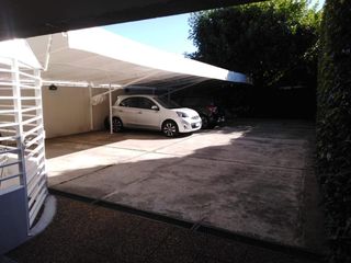 Departamento venta 2 dormitorios 1 baño 1 balcón 1 cochera 72 mts 2 totales - La Plata