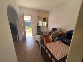 Casa en venta - 1 Dormitorio 1 Baño - Cochera - 712 mts2 - Manuel B. Gonnet, La Plata