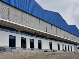 Foto 1 de Vía Daule se alquila bodegas 11000 m2 ideal para farmaceuticas