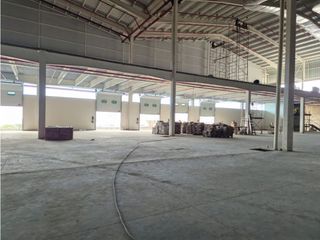 Foto 17 de Vía Daule se alquila bodegas 11000 m2 ideal para farmaceuticas