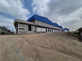 Foto 10 de Vía Daule se alquila bodegas 11000 m2 ideal para farmaceuticas