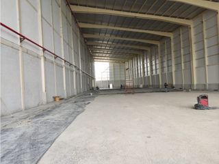 Foto 1 de Vía a Daule Complejo con 2200 ㎡ de bodega para alquiler