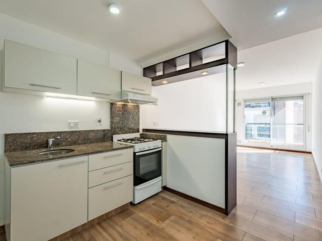 VENTA - Departamento a entrenar, 1 dormitorio más comodín - Martin, Rosario.
