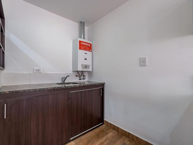 VENTA - Departamento a entrenar, 1 dormitorio más comodín - Martin, Rosario.