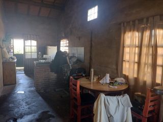 Foto 2 de LATORRE PROP. VENDE CASA 3 AMB. CON TERRENO EN LOS PINARES