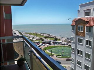 ALQUILER TEMPORARIO - PUNTA IGLESIA - Ambiente al fte. con balcón piso 5º vista al mar