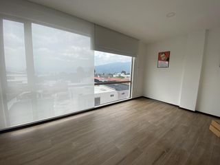 Departamento con balcón - 3 habitaciones  cerca paseo San Francisco | Cumbayá, Quito
