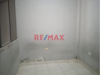 Foto 2 de Departamento de estreno, en primer piso con cocina abierta, sala - comedor, tres dormitorios, un baño y  puerta a la calle en avenida principal. Cerca