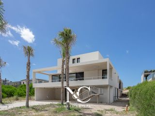 Casa en venta en Costa Esmeralda sobre la playa
