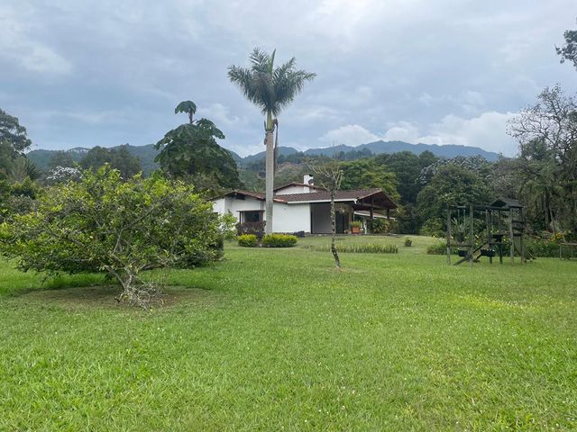 CASA CAMPESTRE en ARRIENDO/VENTA en Retiro Fizebad