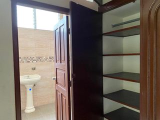Foto 18 de VENTA DE AMPLIA CASA EN CDLA MOREJON ALMEIDA