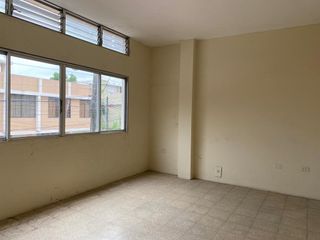 Foto 11 de VENTA DE AMPLIA CASA EN CDLA MOREJON ALMEIDA