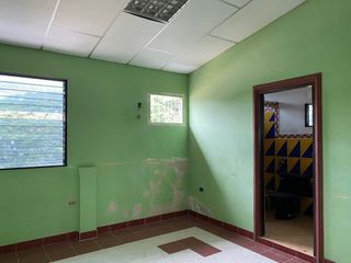 Foto 21 de VENTA DE AMPLIA CASA EN CDLA MOREJON ALMEIDA