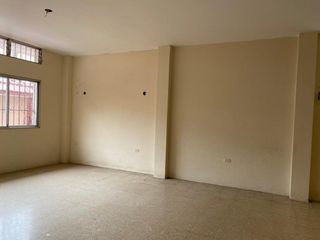 Foto 2 de VENTA DE AMPLIA CASA EN CDLA MOREJON ALMEIDA