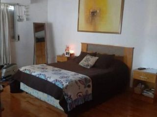 Casa en venta - 3 dormitorios 2 baños - 200mts2 - Manuel B. Gonnet, La Plata
