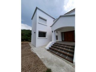 VENTA DE VIVIENDA EN POTRERILLO DE LARRETA - VIV0219