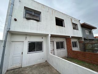 En Venta | 3 Duplex (uno terminado y 2 en construccion) en Paso del Rey, Moreno | El valor es por los 3 Duplex |
