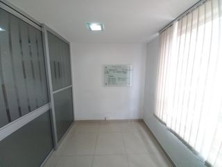 Foto 13 de oficina en venta en torre empresarial piso 4. Cod V13271