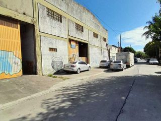 Nave industrial en venta en La Tablada.