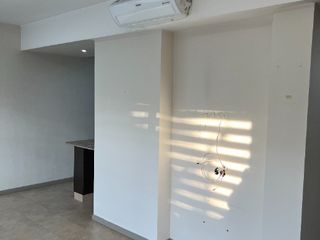 Foto 9 de Duplex en venta en Parque Johnston