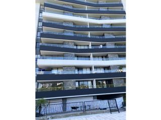 Foto 10 de Hermoso apartaestudio sobre Avenida Centenario en venta
