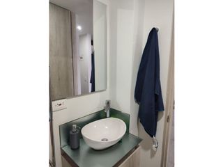 Foto 7 de Hermoso apartaestudio sobre Avenida Centenario en venta