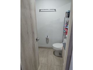 Foto 5 de Hermoso apartaestudio sobre Avenida Centenario en venta