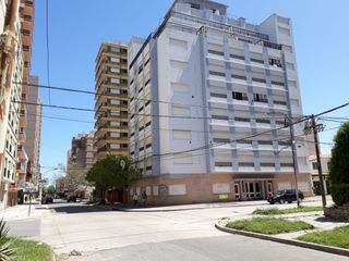Foto 20 de Departamento de 3 Ambientes a La Calle con Patio en Miramar
