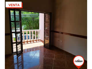Foto 2 de CASA UNIFAMILIAR DE DOS PISOS – 120MTS2.