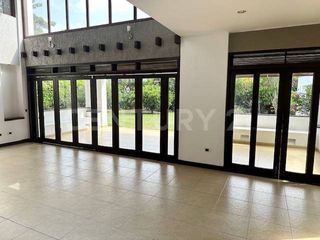 Foto 3 de ESPECTACULAR CASA EN ALQUILER