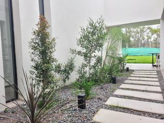 Santa Ana | Venta | Casa de 5 ambientes en una planta con lindo patio interno