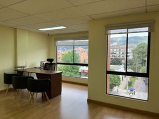 OFICINA en ARRIENDO en Bogotá Santa Barbara Occidental