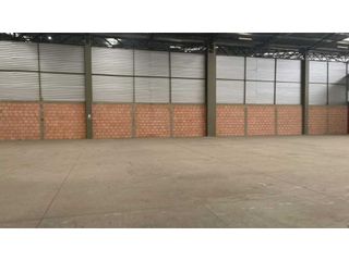 Foto 19 de BODEGA EN ARRIENDO MADRID 1500 M²