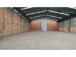 Foto 8 de BODEGA EN ARRIENDO MADRID 1500 M²
