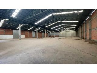 Foto 23 de BODEGA EN ARRIENDO MADRID 1500 M²