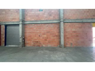 Foto 9 de BODEGA EN ARRIENDO MADRID 1500 M²