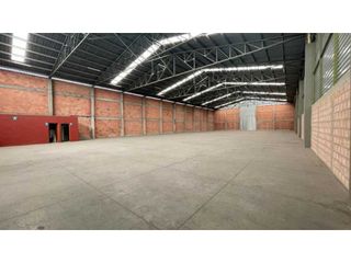 Foto 17 de BODEGA EN ARRIENDO MADRID 1500 M²