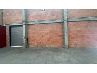 Foto 6 de BODEGA EN ARRIENDO MADRID 1500 M²