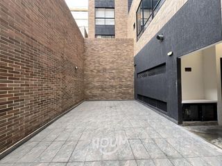 Foto 4 de Importante Terreno en zona Industrial consolidada ubicado en la prolongación de la Av. Gonzales Prada , con acceso rápido y directo desde la Carretera
